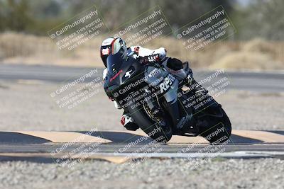 media/Dec-01-2025-Moto Forza (Mon) [[2daa91e15f]]/2-Intermediate Group/Session 3 (Turn 3)/